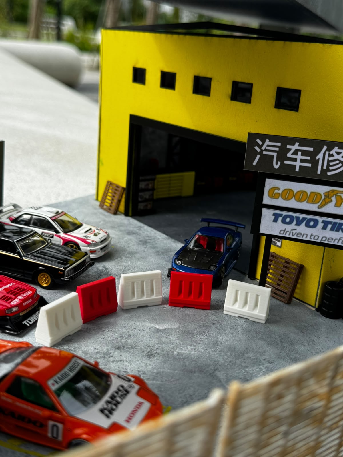 1:64 Diecast Safety Road Barrier (5 pieces)