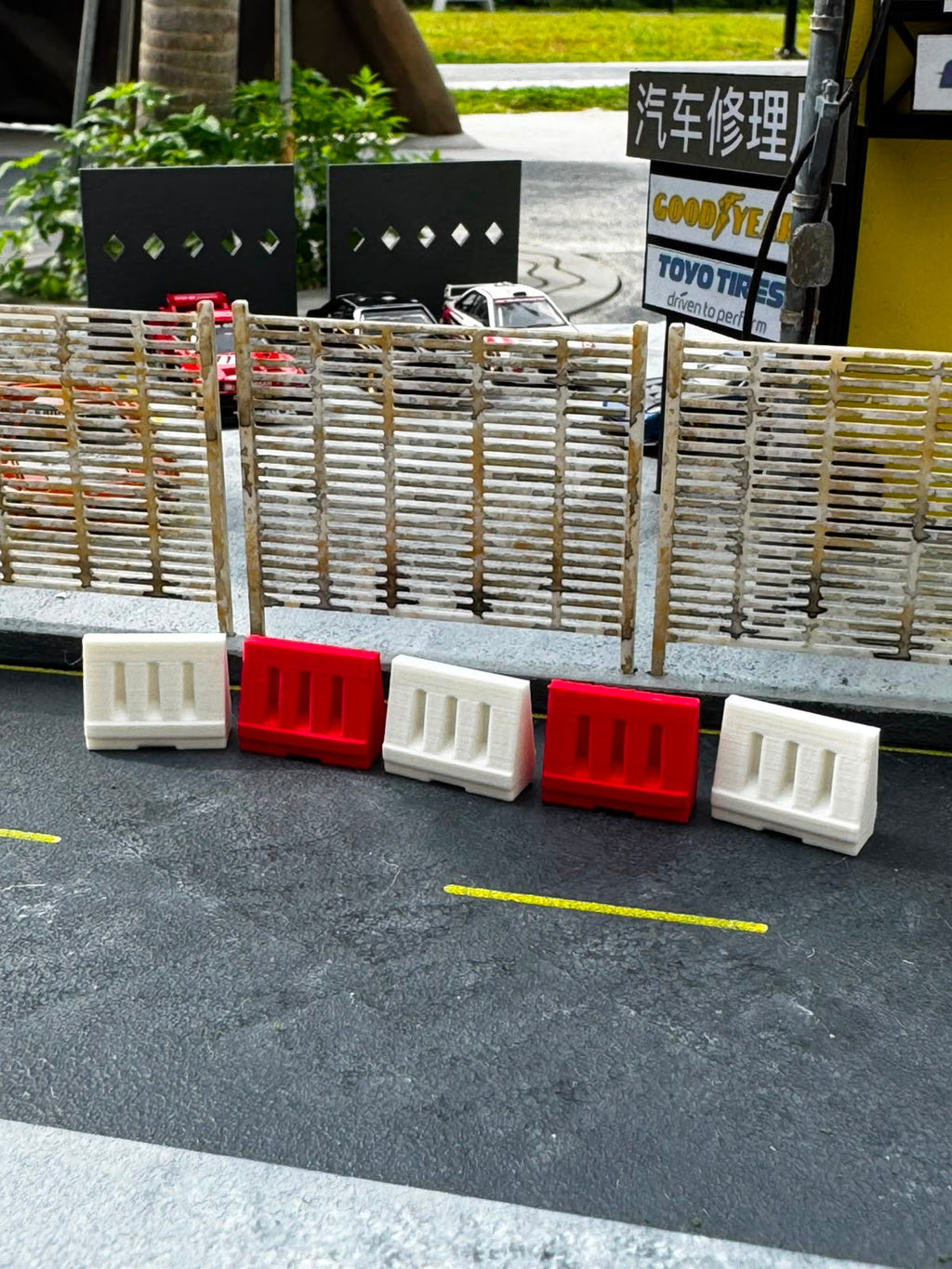 1:64 Diecast Safety Road Barrier (5 pieces)