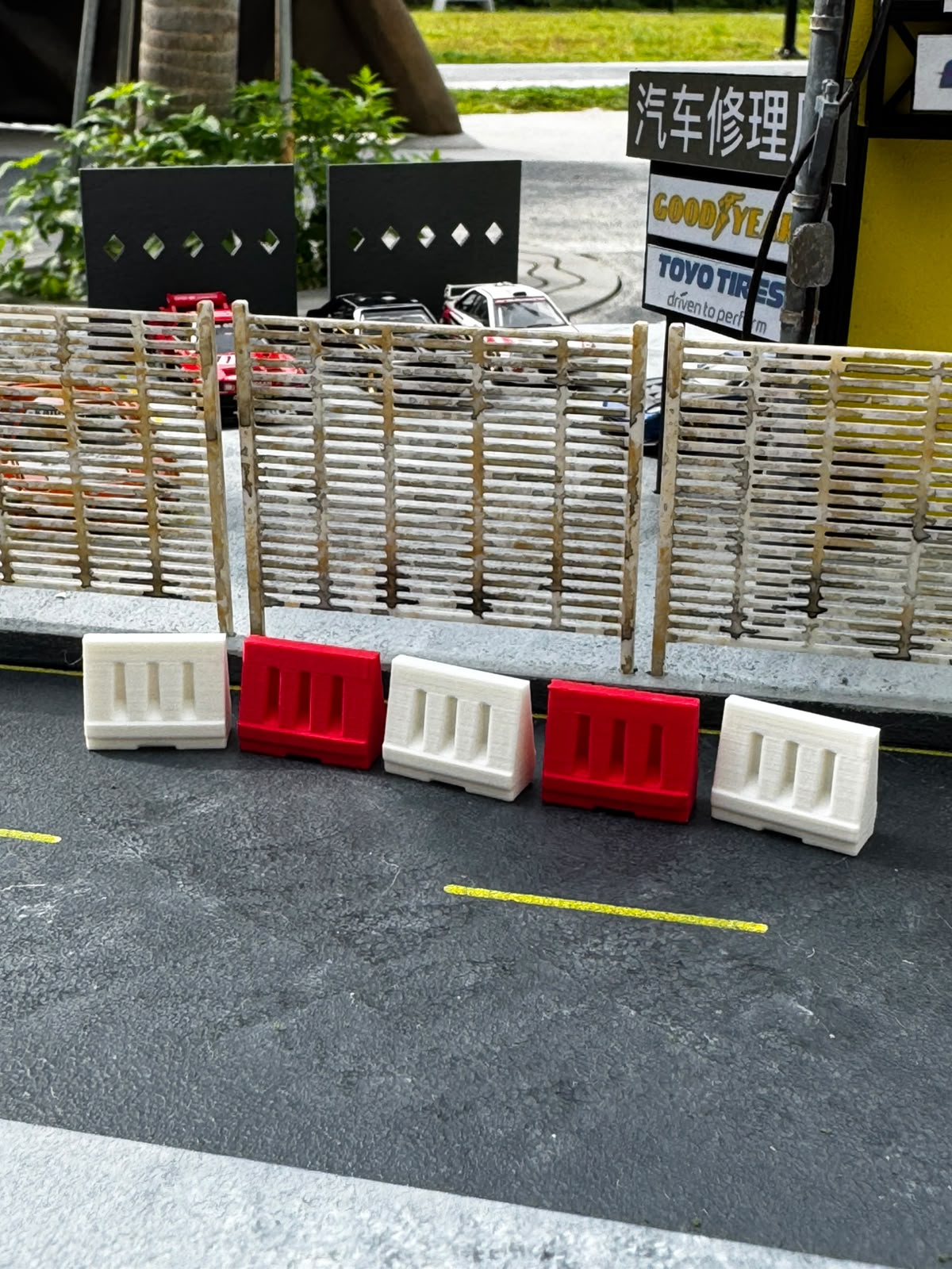 1:64 Diecast Safety Road Barrier (5 pieces)
