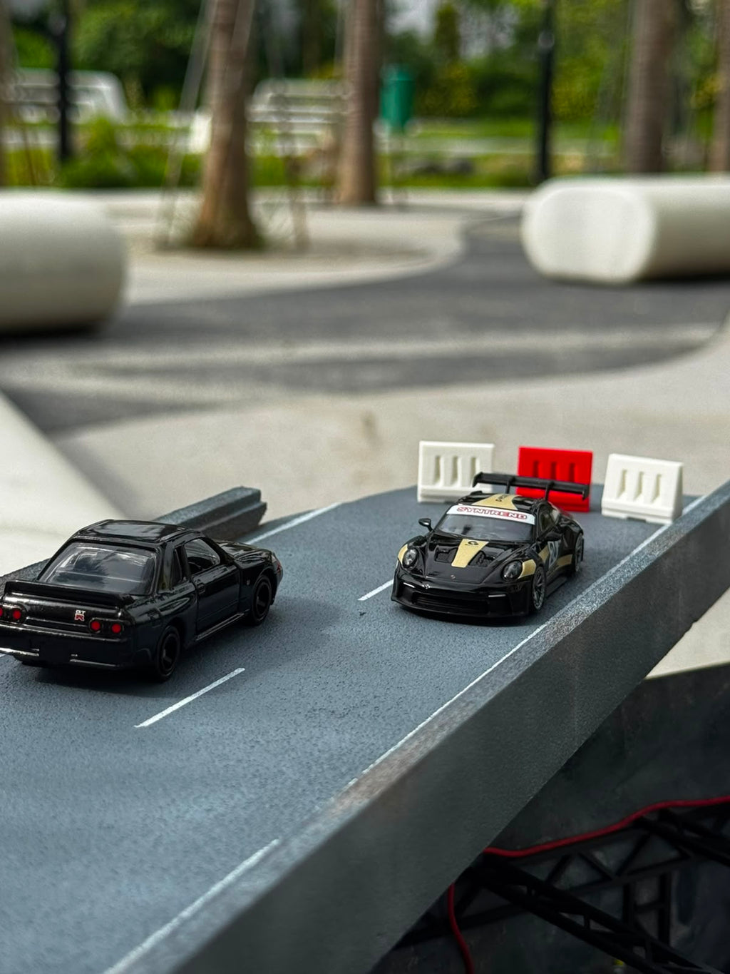 1:64 Diecast Safety Road Barrier (5 pieces)