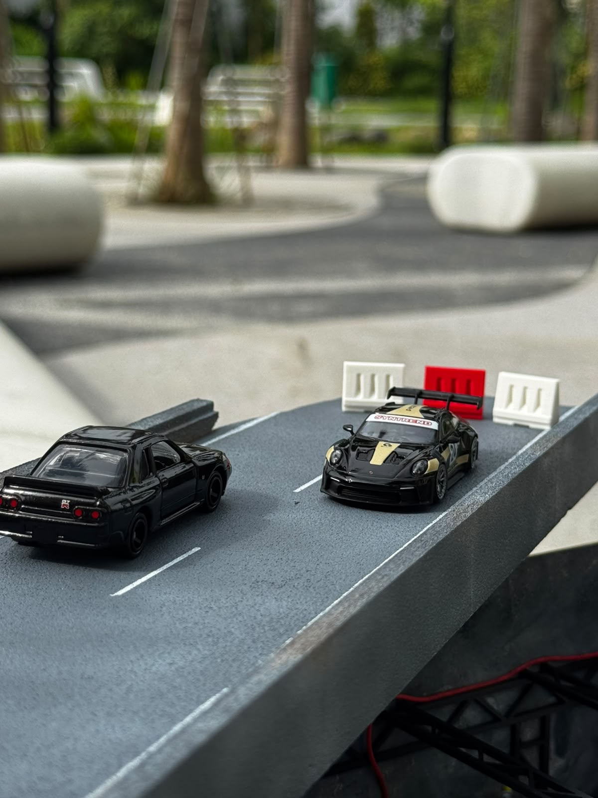 1:64 Diecast Safety Road Barrier (5 pieces)