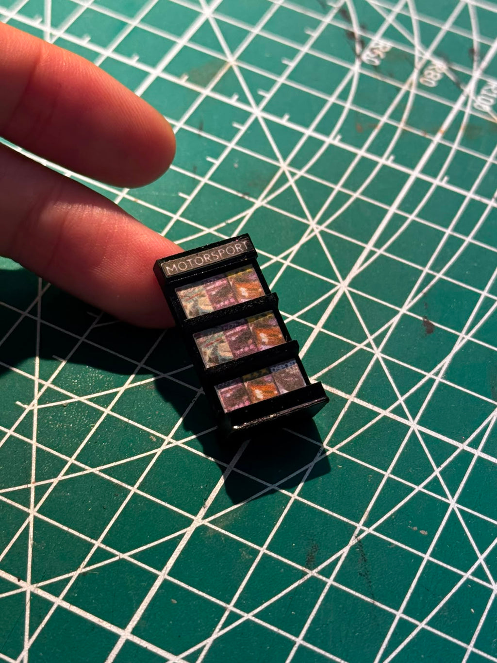 1:64 Diecast Magazine Stand Display Props