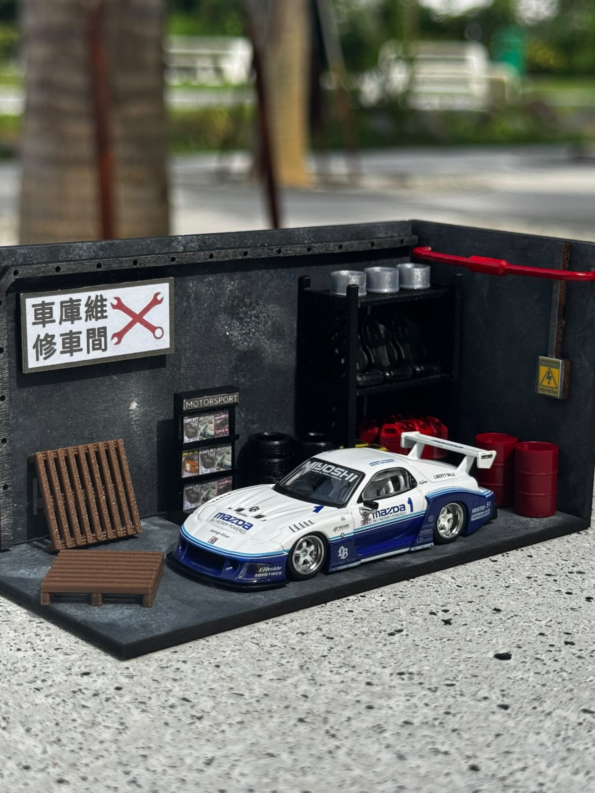 1:64 Diecast Diorama Miniature Garage Bundle Set