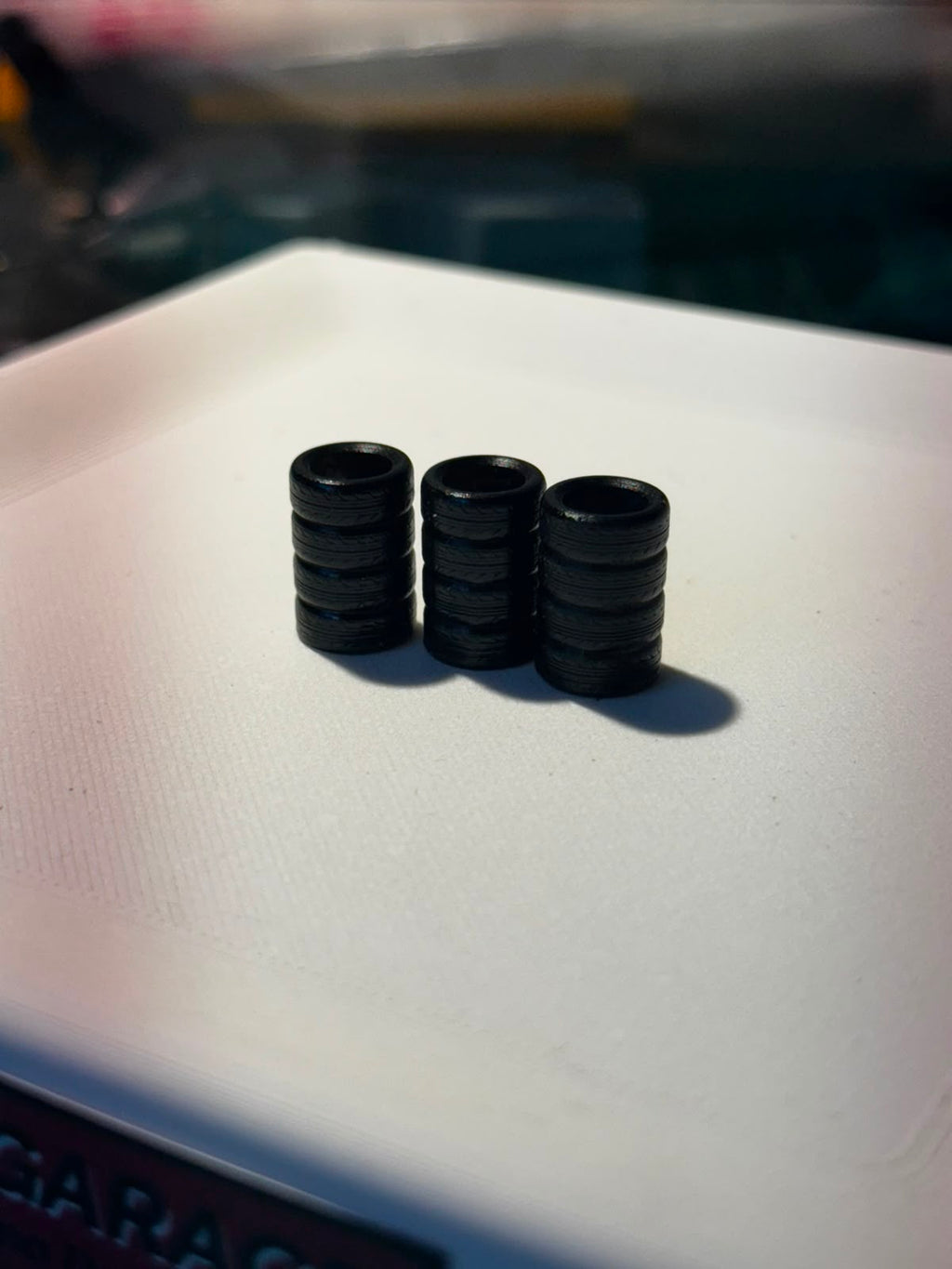 1:64 Diecast Props Diorama Tire Stack Tower (3 pieces)