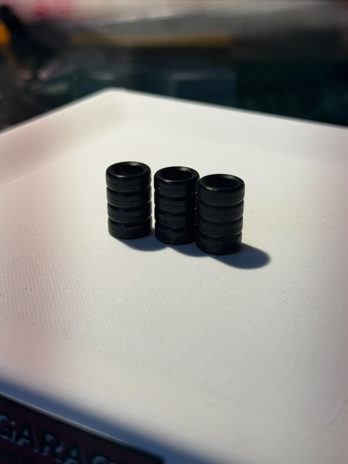 1:64 Diecast Props Diorama Tire Stack Tower (3 pieces)